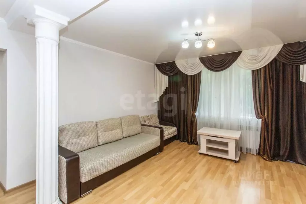 3-к кв. Тюменская область, Тобольск 7-й мкр, 35 (66.0 м) - Фото 1