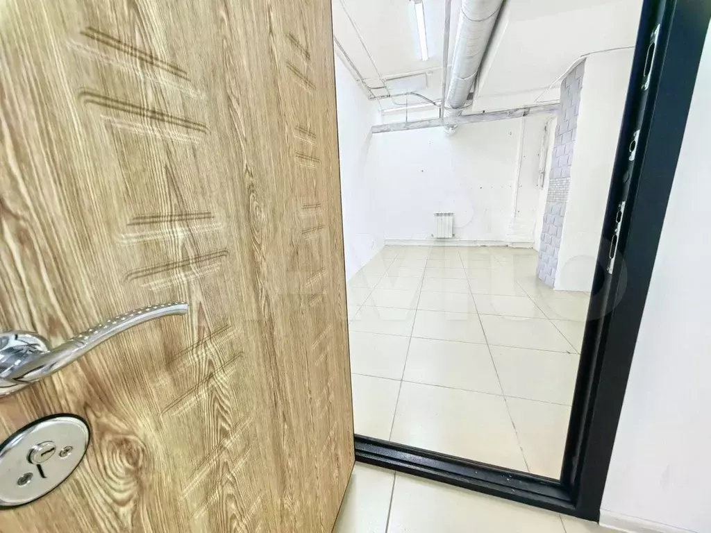 Светлый офис 20 м2 с водой и высоким потолком - Фото 0