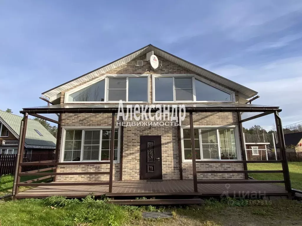 Дом в Ленинградская область, Приозерск ул. Земляничная (180 м) - Фото 1