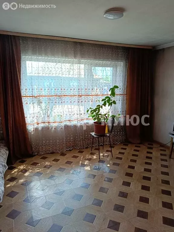 3-комнатная квартира: Кызыл, Садовая улица, 76 (55.5 м) - Фото 1