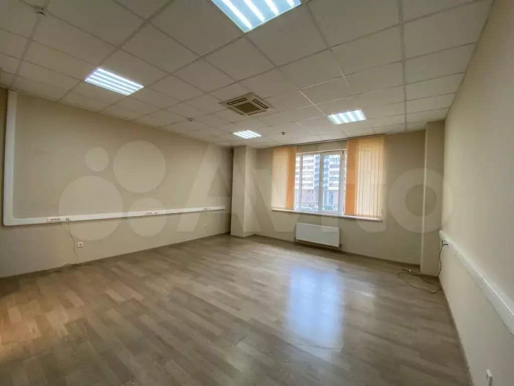 Сдается в аренду офис в ЖК Центральном 33,5 м2 - Фото 0