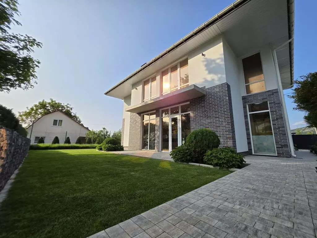 Дом в Севастополь с. Кизиловое, ул. Дачная, 127 (220 м) - Фото 2