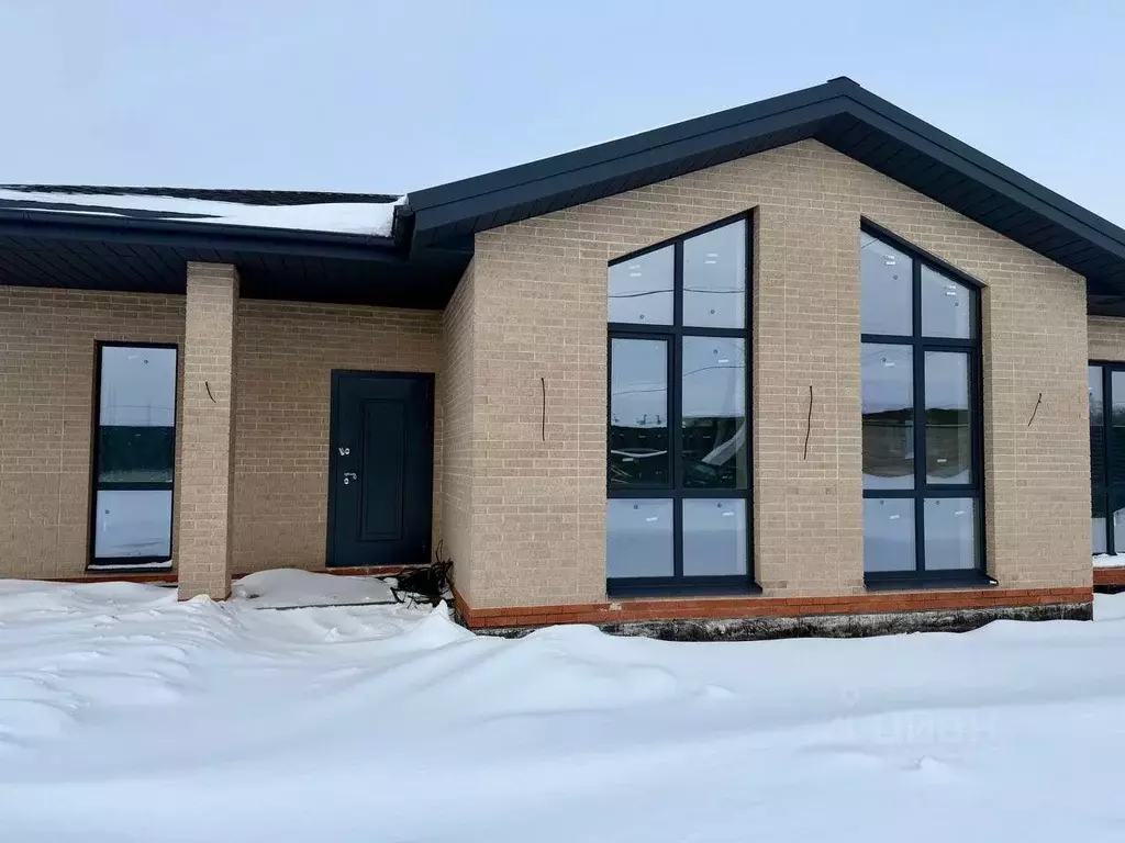 Дом в Татарстан, Лаишевский район, Столбищенское с/пос, с. Столбище ... - Фото 1