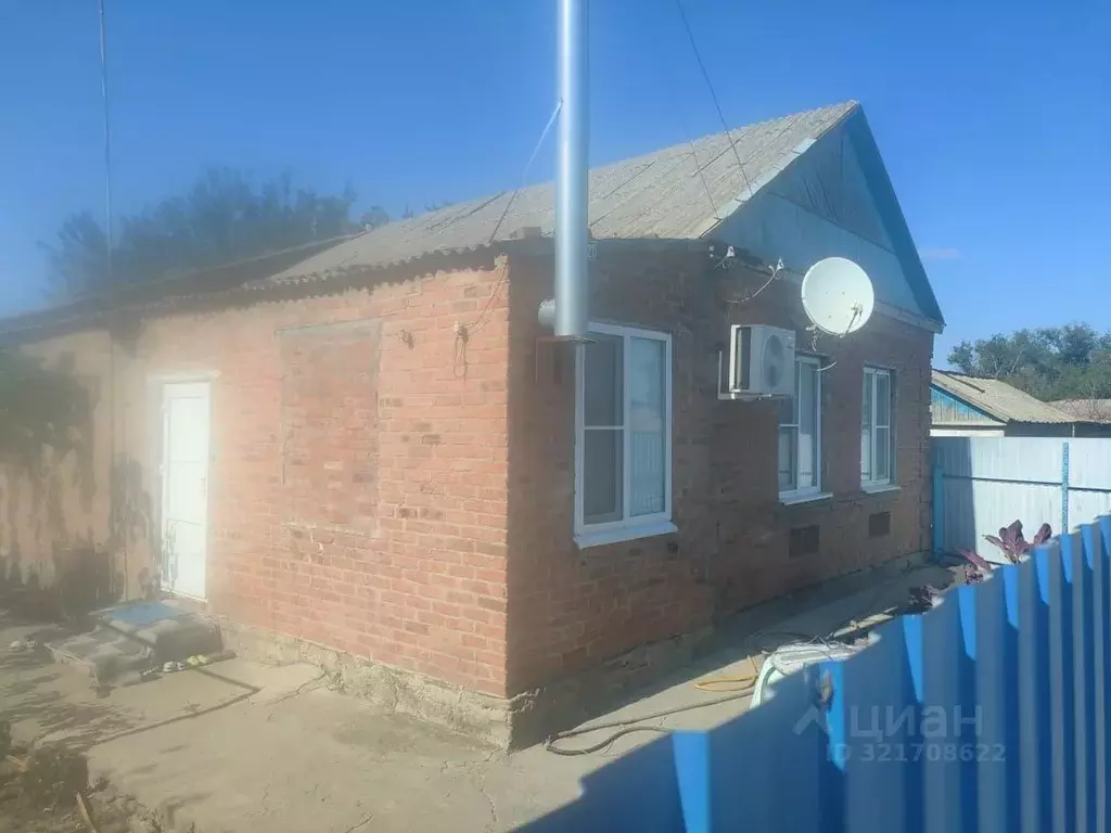 Дом в Ростовская область, Пролетарский район, Сухой хут. Советская ... - Фото 1