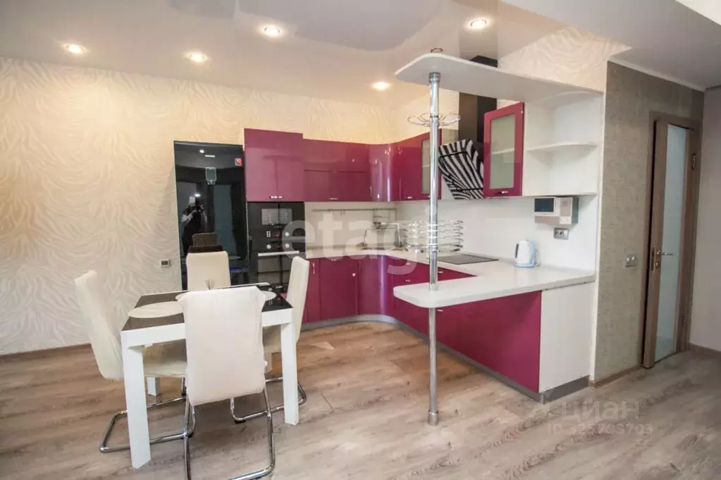 4-к кв. Сахалинская область, Южно-Сахалинск Коммунистический просп., ... - Фото 1