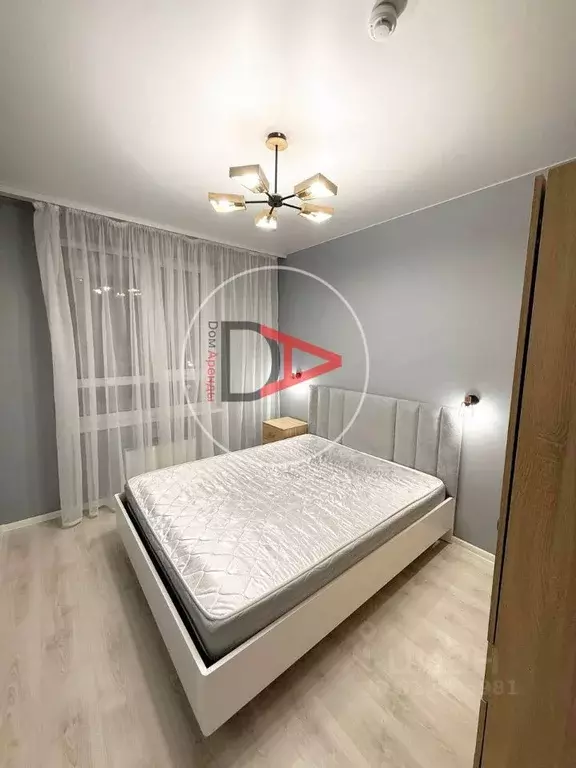2-к кв. Тюменская область, Тюмень ул. Сергея Свиридова, 5 (40.0 м) - Фото 0