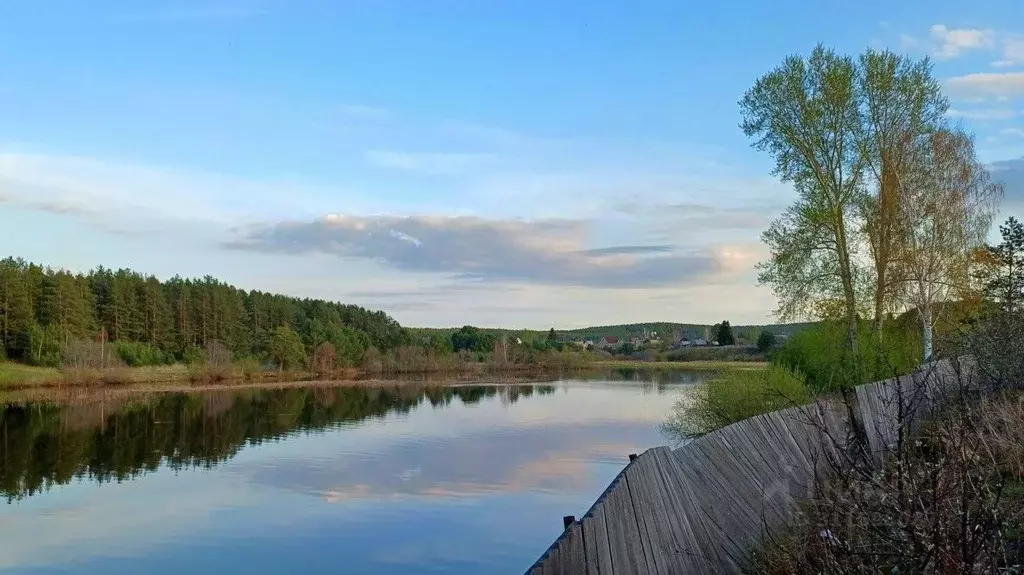 Участок в Свердловская область, Сысертский городской округ, с. ... - Фото 0