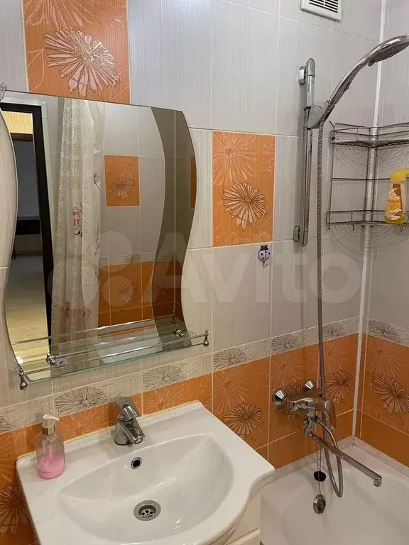 1-к. квартира, 42 м, 2/8 эт. - Фото 0