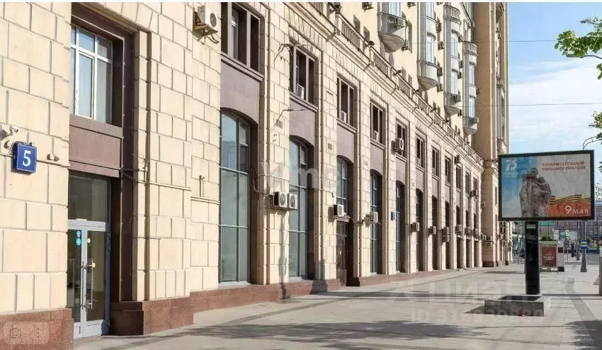 Торговая площадь в Москва Большая Садовая ул., 5 (380 м) - Фото 1