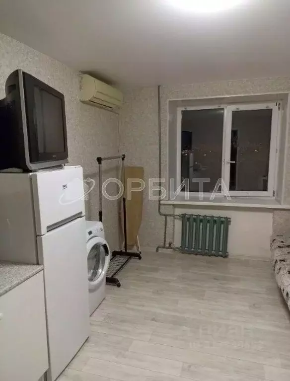 Комната Тюменская область, Тюмень ул. Республики, 214 (13.0 м) - Фото 1