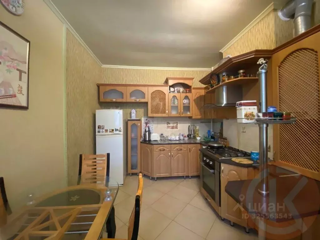 2-к кв. Крым, Сакский район, с. Уютное ул. Терешковой, 23 (64.4 м) - Фото 1