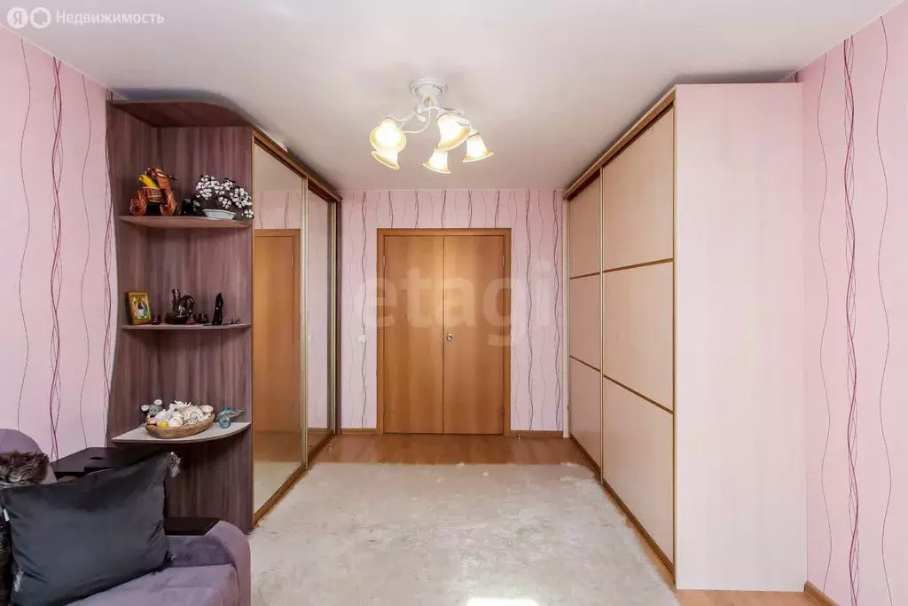 2-комнатная квартира: Тюмень, улица Избышева, 6 (55.8 м) - Фото 1