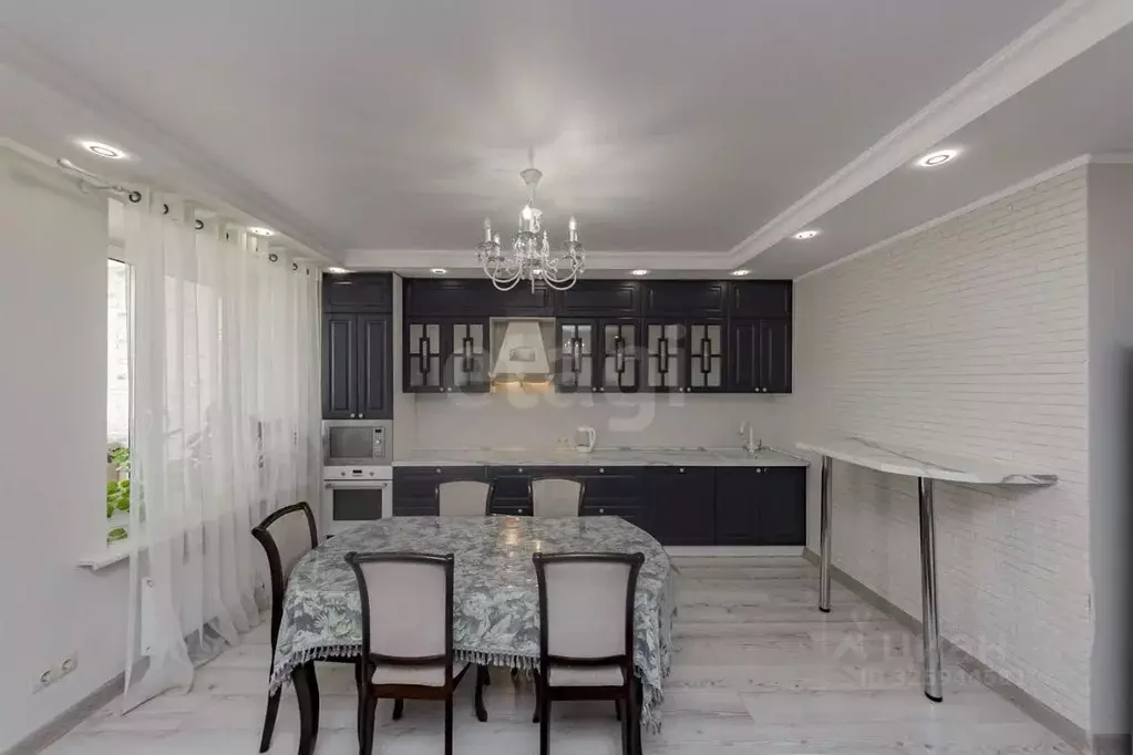 3-к кв. Тюменская область, Тюмень ул. Николая Федорова, 30 (120.0 м) - Фото 1