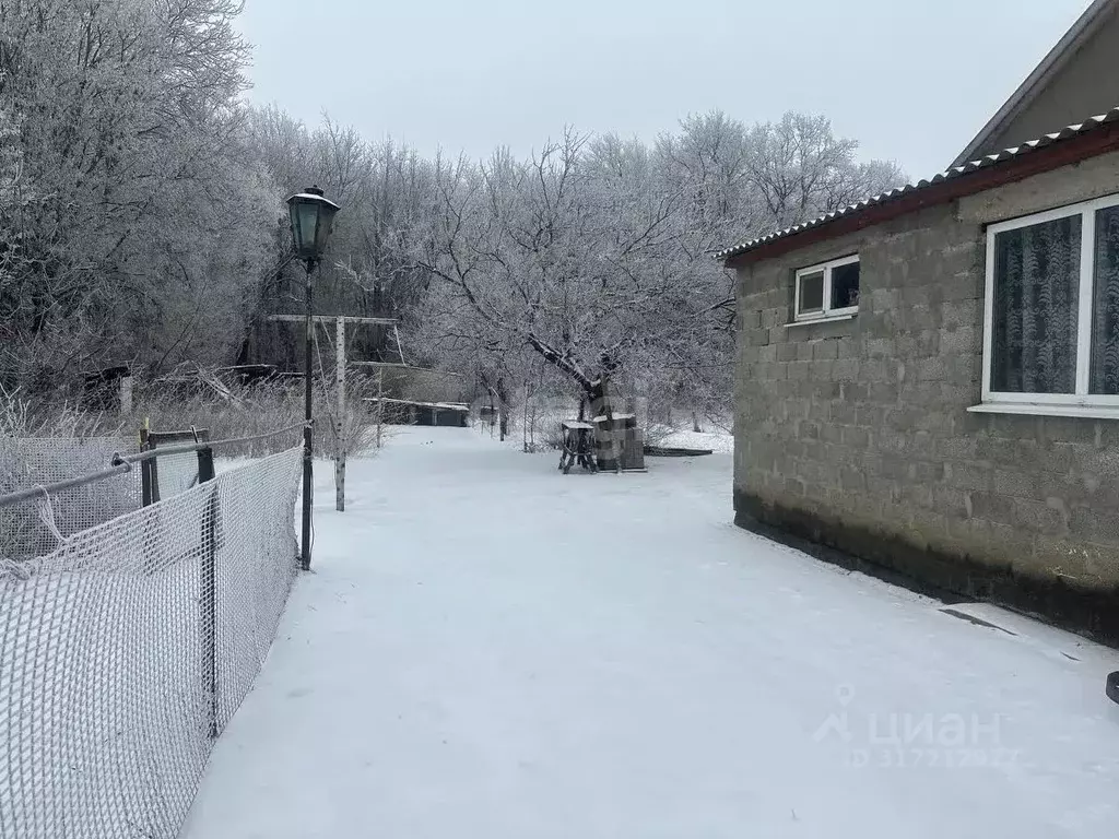 Дом в Ставропольский край, Предгорный муниципальный округ, пос. ... - Фото 0
