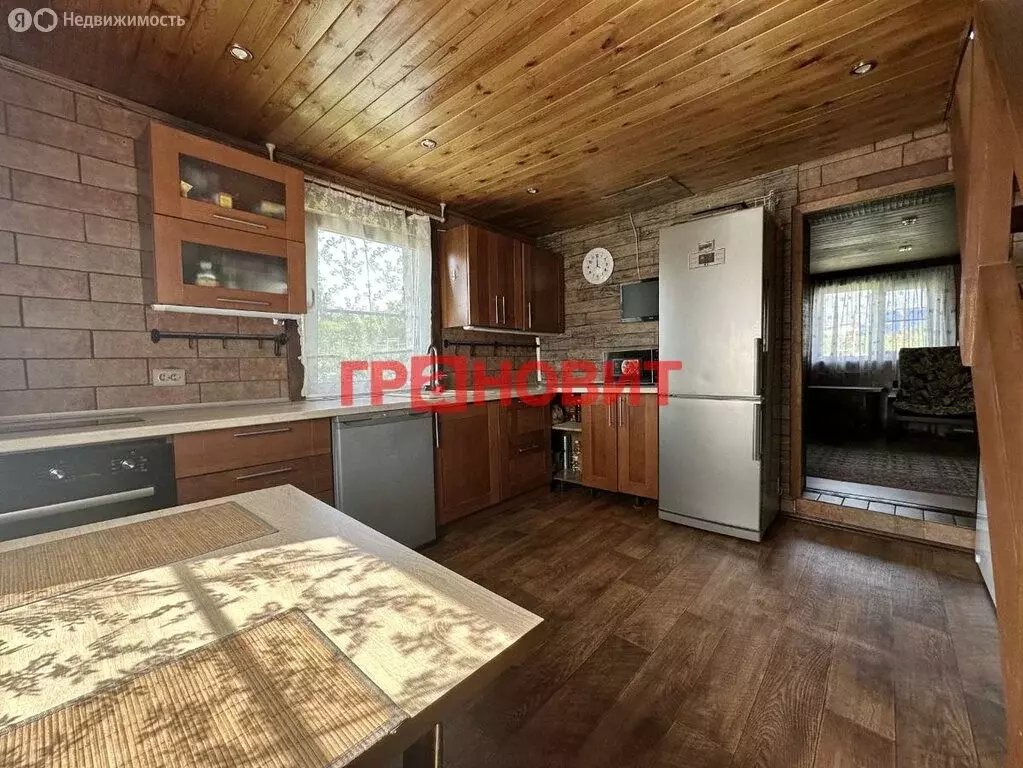 Дом в село Новолуговое, Советская улица, 5 (112 м) - Фото 0