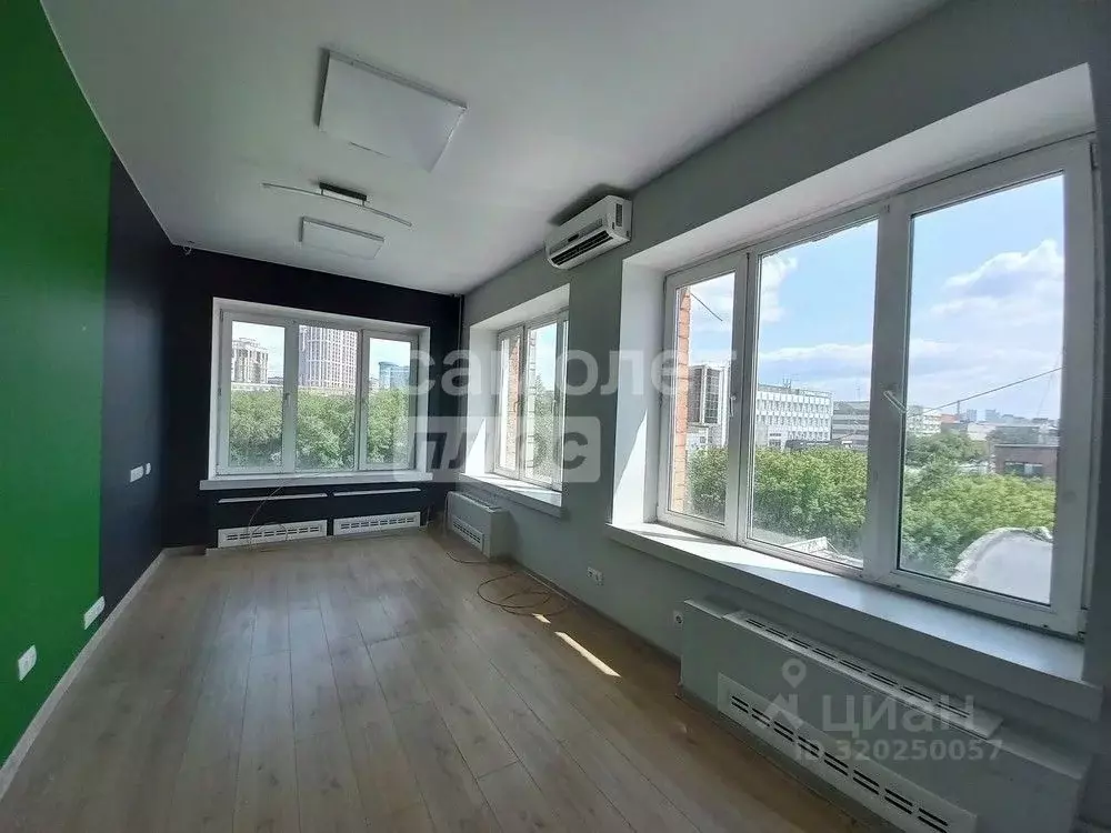 Офис в Новосибирская область, Новосибирск Фабричная ул., 55 (93 м) - Фото 1