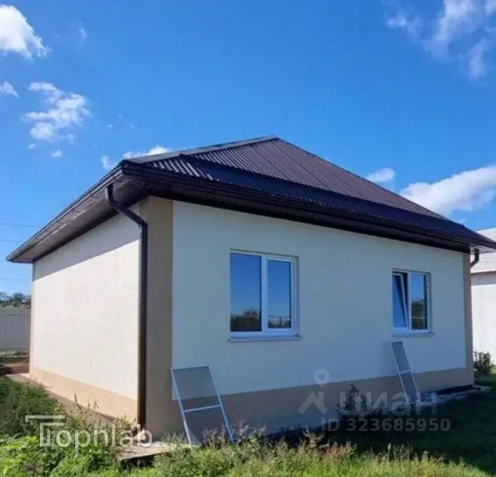 Дом в Краснодарский край, Темрюкский район, Ахтанизовское с/пос, пос. ... - Фото 1