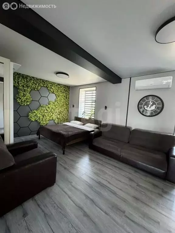 Квартира-студия: Тверь, проспект Калинина, 14 (70 м) - Фото 0