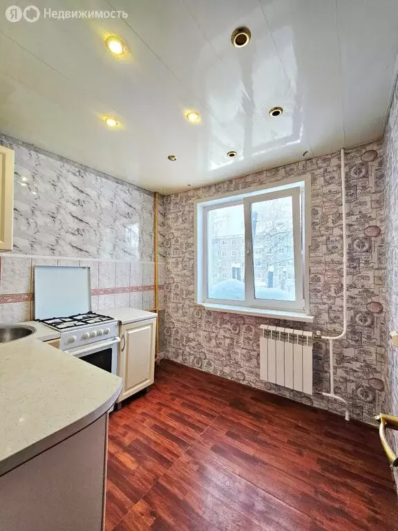 2-комнатная квартира: Киров, Ленинский район, улица Калинина, 32 (46 ... - Фото 1