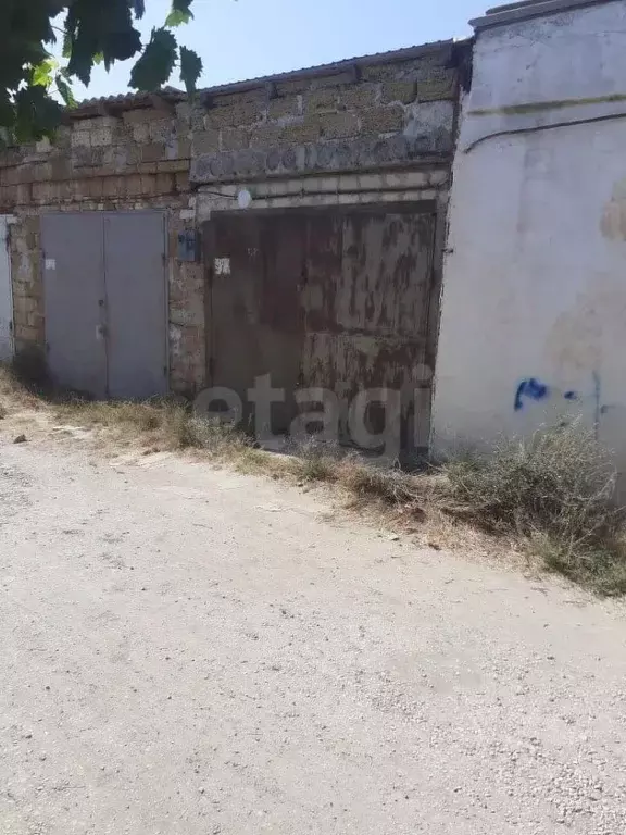 Гараж в Крым, Евпатория городской округ, Заозерное пгт ул. Садовая, 85 ... - Фото 1