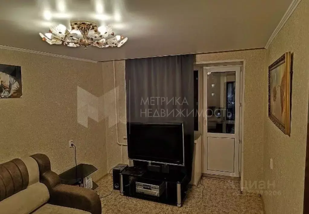 2-к кв. Тюменская область, Тюмень ул. 50 лет ВЛКСМ, 79 (43.9 м) - Фото 1