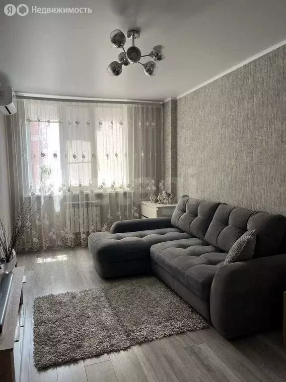 1-комнатная квартира: Батайск, улица Максима Горького, 111к2 (40 м) - Фото 0