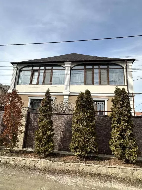 Дом в Крым, Симферополь ул. Генуэзская (330 м) - Фото 0
