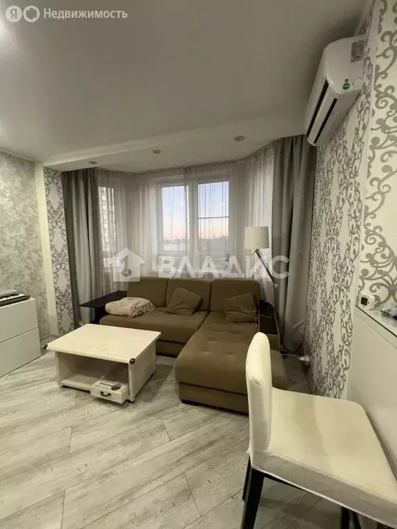 1-комнатная квартира: Лобня, Свободный проезд, 7 (43 м) - Фото 1