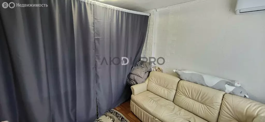 1к в 8-комнатной квартире (14.2 м) - Фото 2