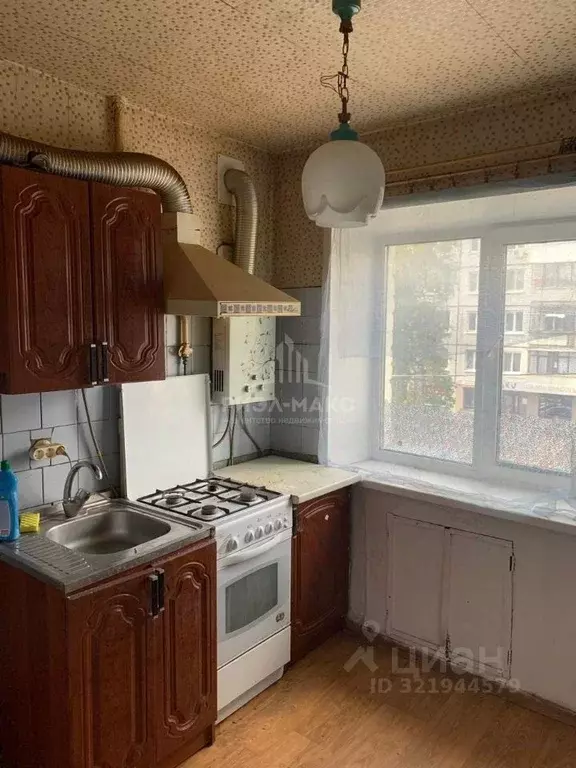 2-к кв. Брянская область, Брянск ул. Рылеева, 4 (43.8 м) - Фото 0