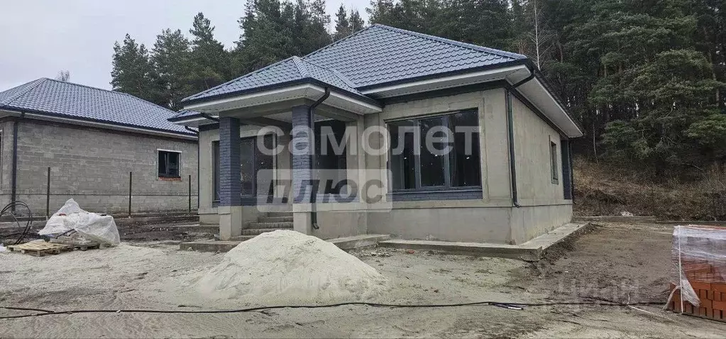 Дом в Курская область, Курский район, Моковский сельсовет, д. Духовец ... - Фото 0