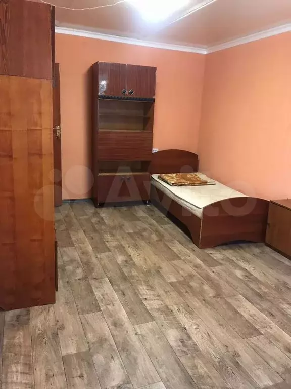 Комната 15 м в 3-к., 1/9 эт. - Фото 0