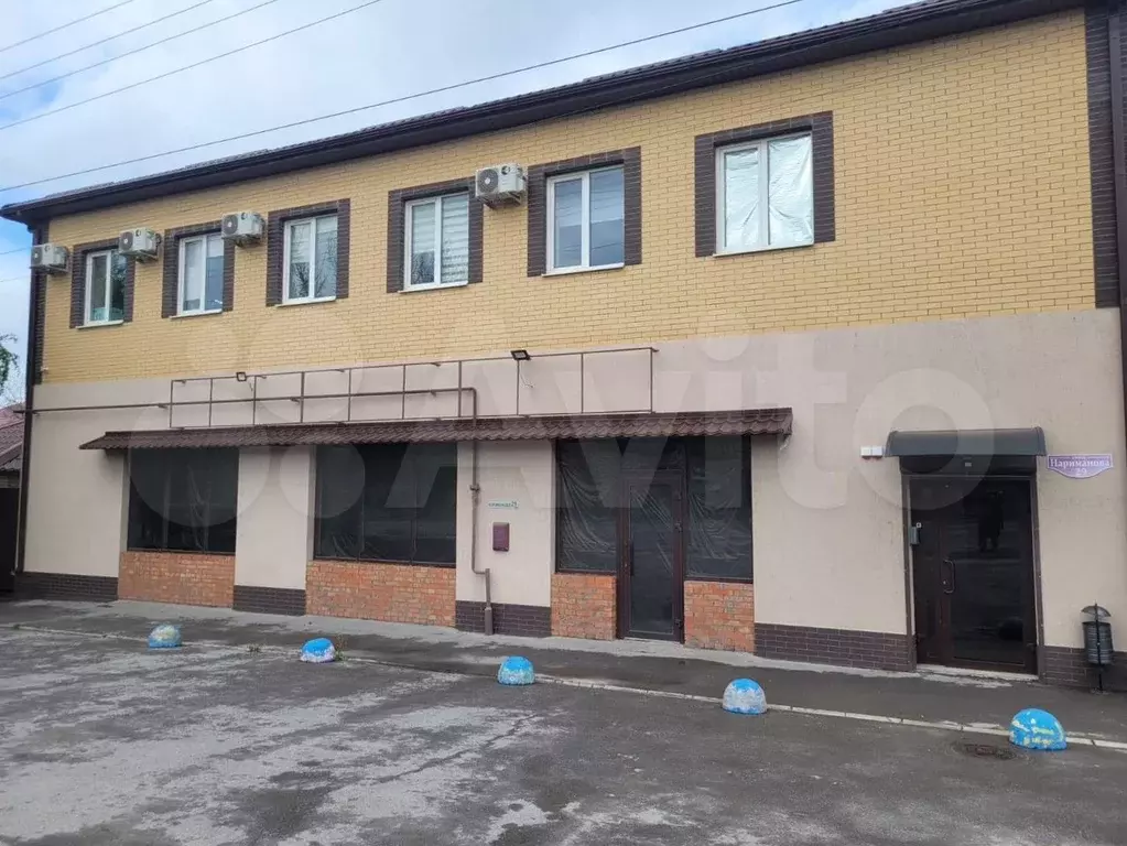 Угловое торговое помещение с парковкой 185 кв.м - Фото 1