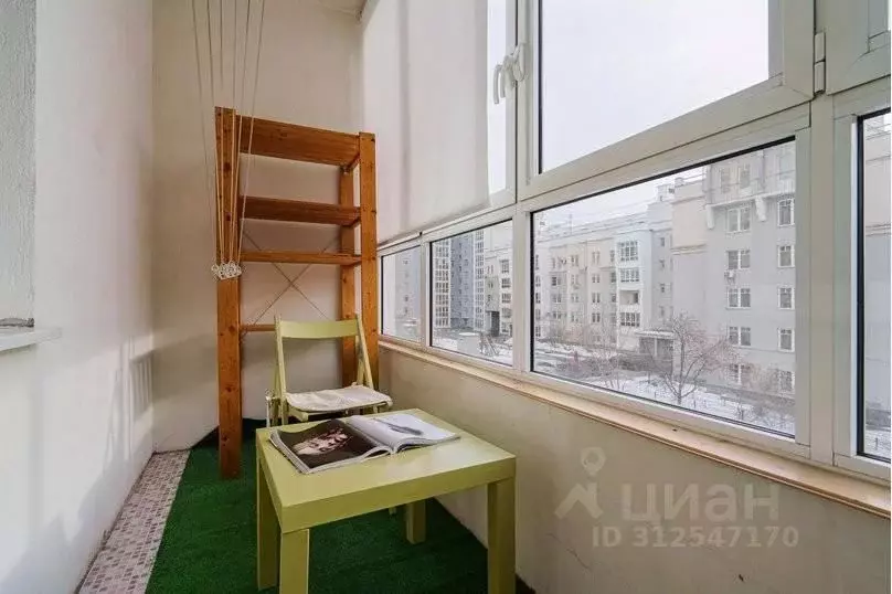 2-к кв. Свердловская область, Екатеринбург ул. Щорса, 35 (62.0 м) - Фото 1