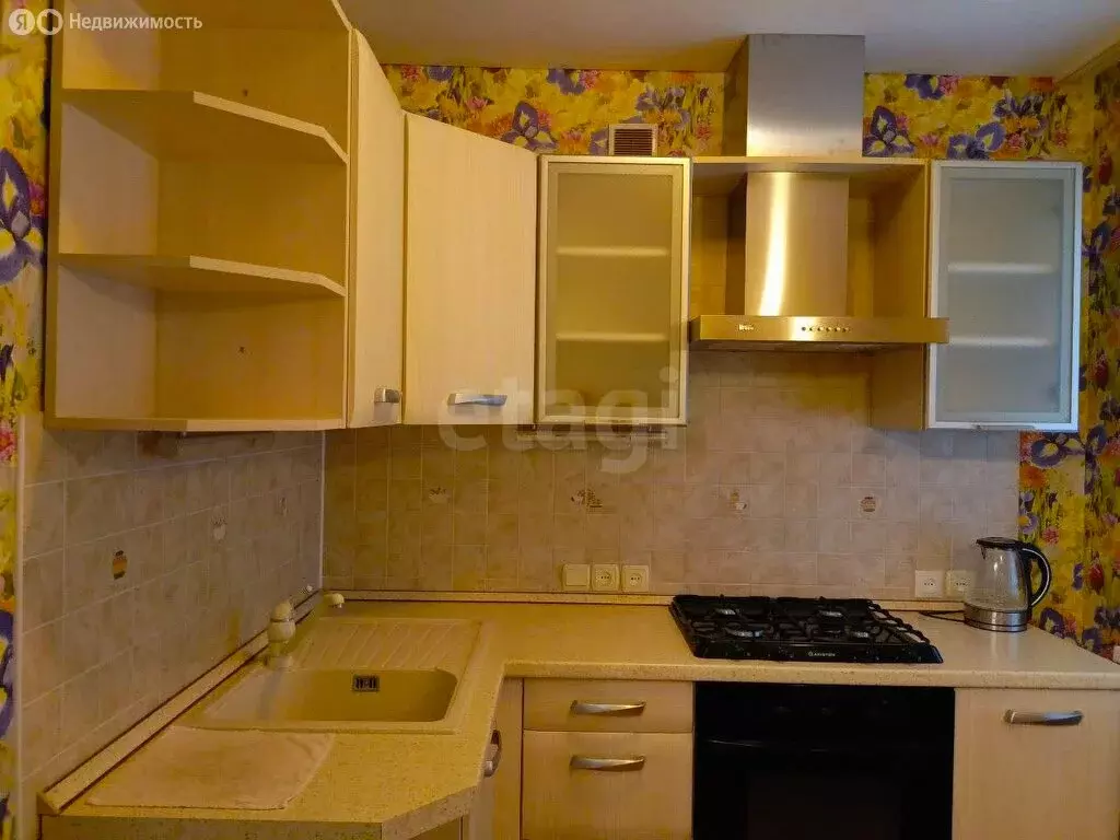 3-комнатная квартира: Тверь, улица Резинстроя, 9к3 (60.8 м) - Фото 1