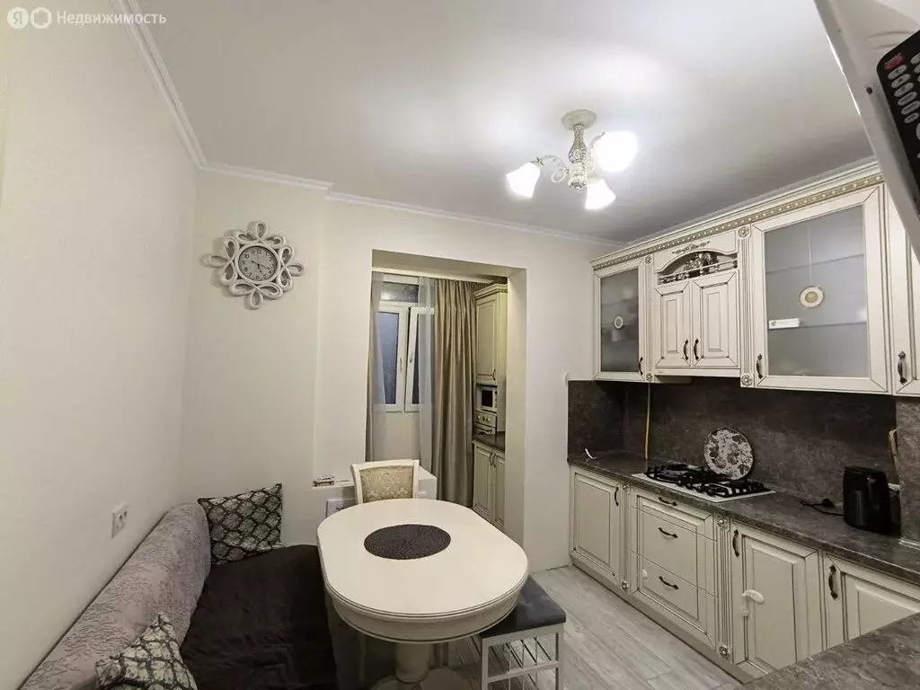 3-комнатная квартира: Симферополь, Балаклавская улица, 55 (70 м) - Фото 1