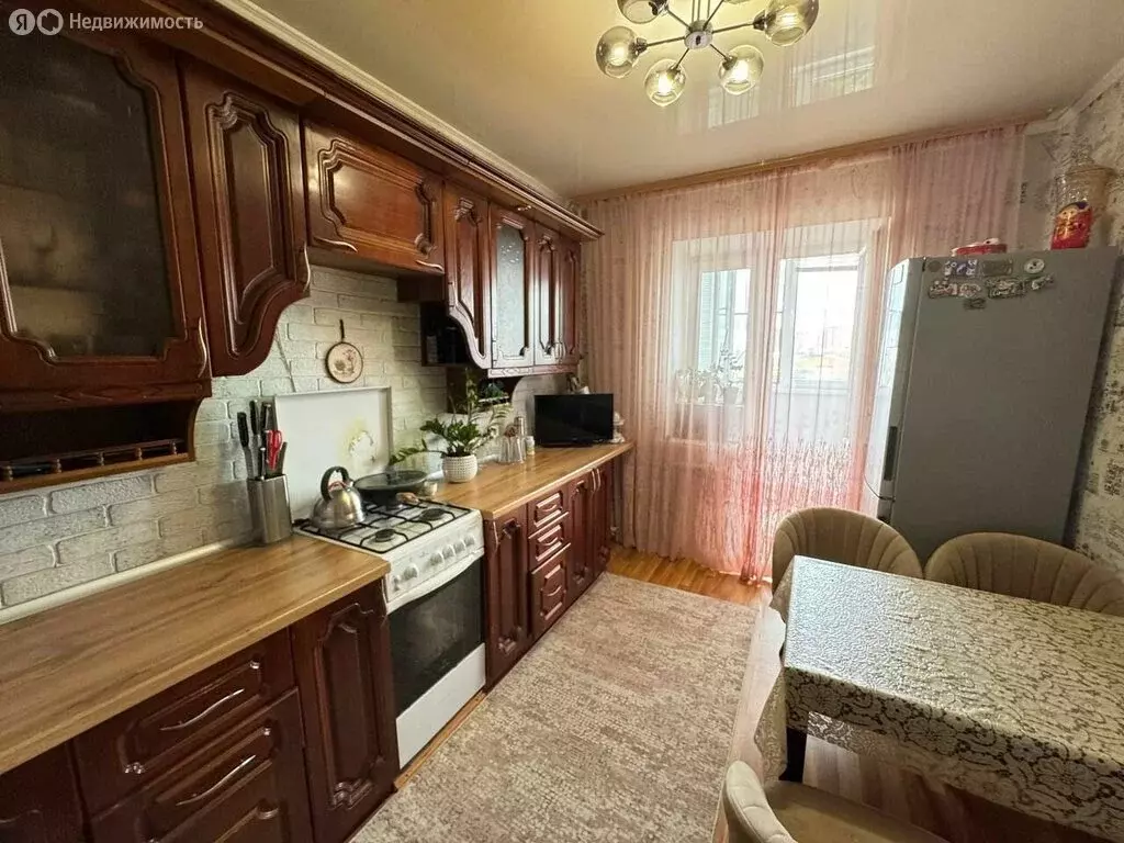 3-комнатная квартира: Астрахань, улица Дзержинского, 58к1 (70.2 м) - Фото 0