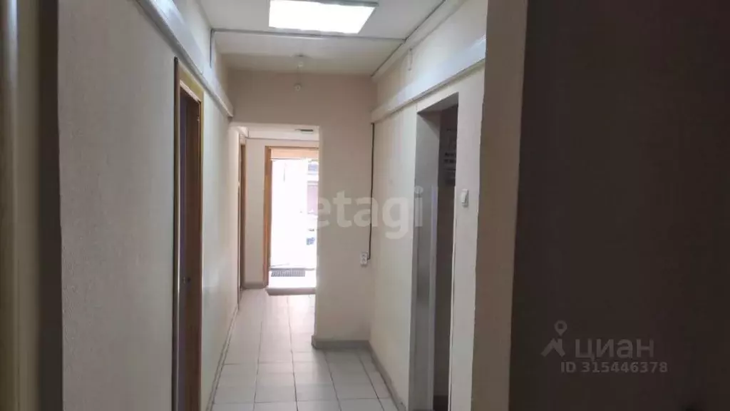 Помещение свободного назначения в Свердловская область, Нижний Тагил ... - Фото 1