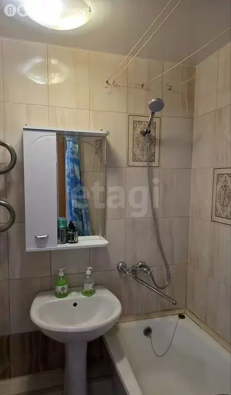 2-комнатная квартира: Барнаул, улица Солнечная Поляна, 21 (43 м) - Фото 2