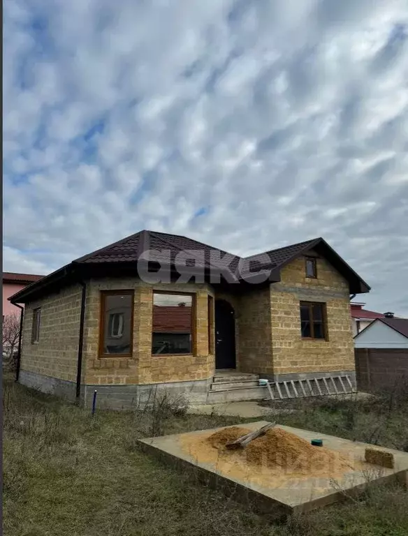 Дом в Крым, Симферополь ул. Тав-Даир, 24 (100 м) - Фото 1