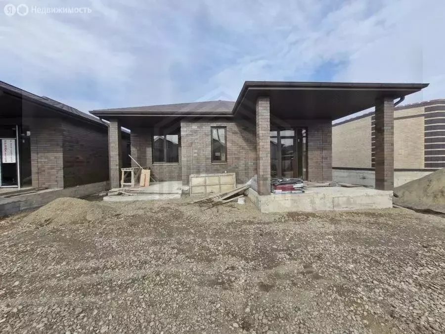 Дом в станица Ессентукская, Красивая улица (140 м) - Фото 1