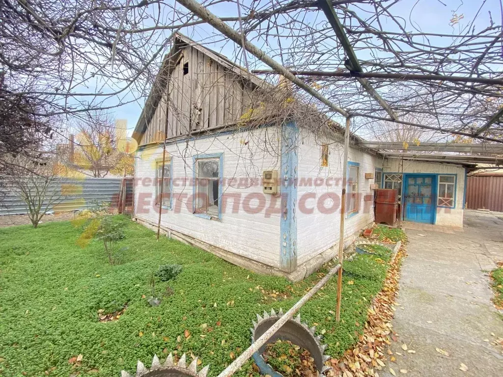 Дом в Краснодарский край, Ейский район, Кухаривское с/пос, с. ... - Фото 1