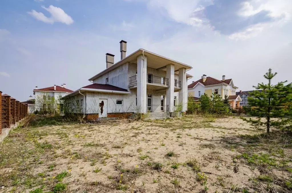 Дом в Свердловская область, Екатеринбург Карасьеозерский-2 мкр, ул. ... - Фото 1