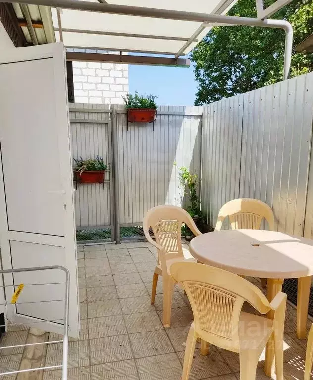 Дом в Краснодарский край, Ейск ул. Шмидта, 35 (25 м) - Фото 0