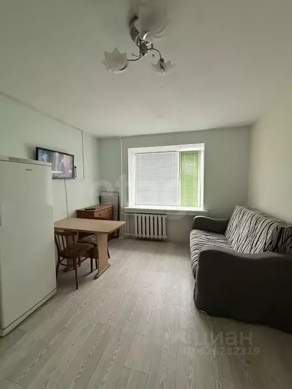 Комната Тюменская область, Тюмень ул. 50 лет Октября, 63а (13.0 м) - Фото 2