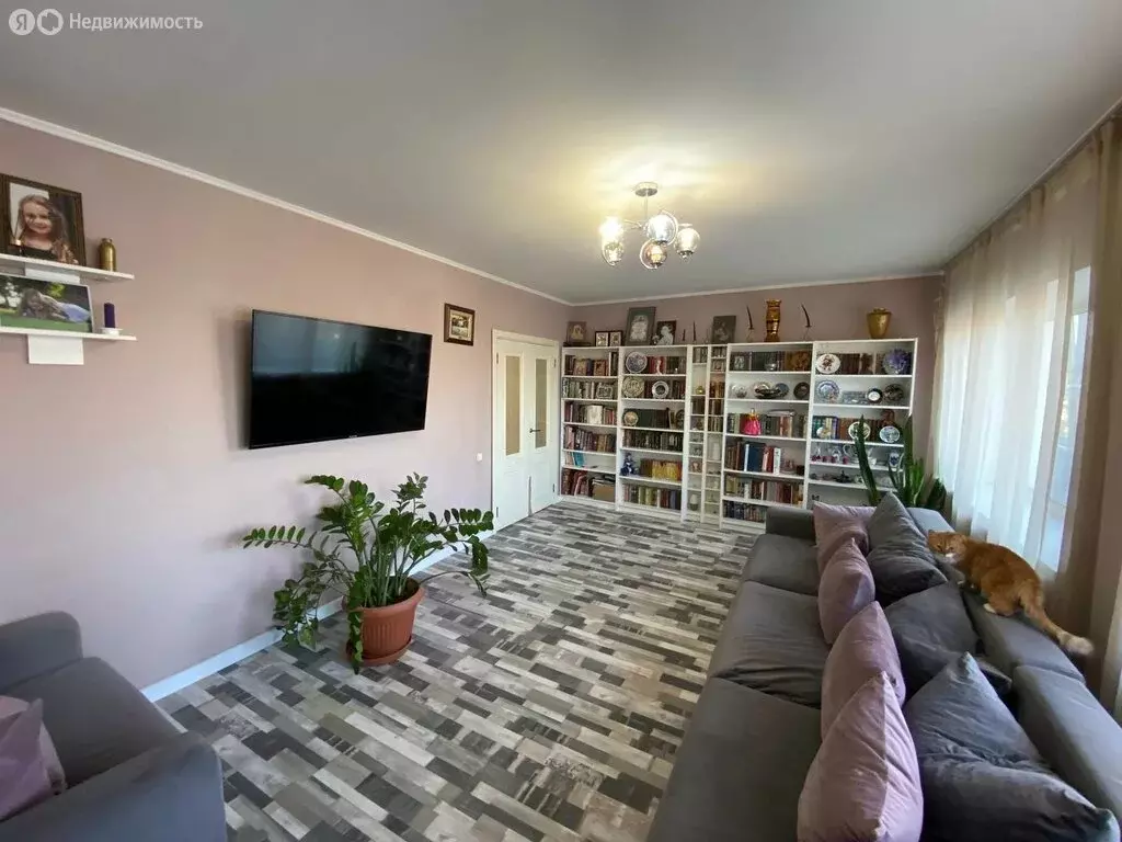 3-комнатная квартира: Астрахань, Эспланадная улица, 38 (75.8 м) - Фото 1