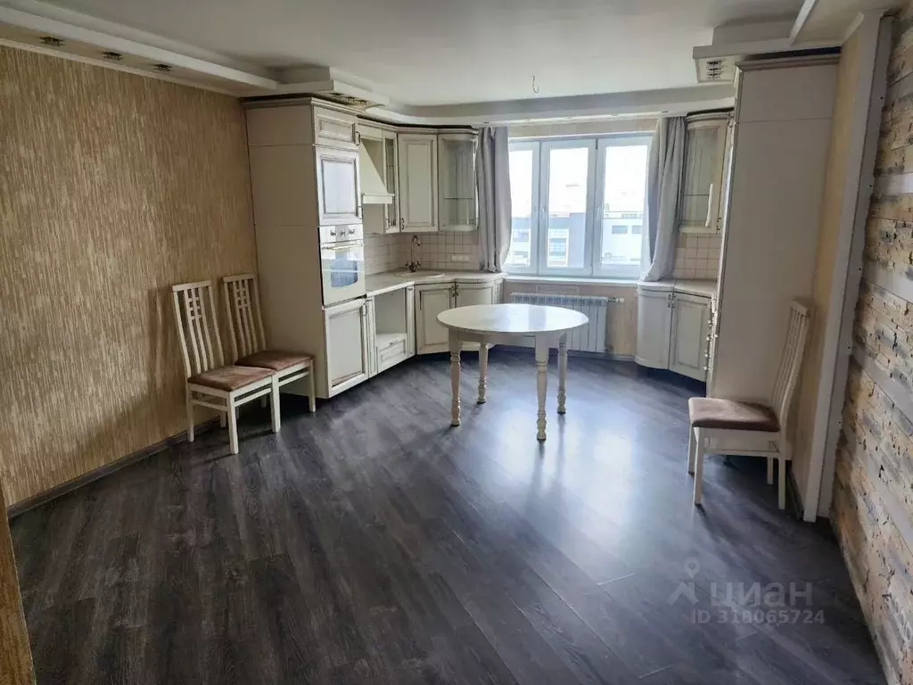 3-к кв. Омская область, Омск просп. Комарова, 21 (81.1 м) - Фото 1