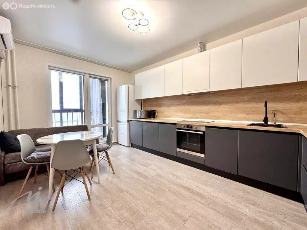 3-комнатная квартира: Барнаул, улица 280-летия Барнаула, 21 (59.8 м) - Фото 1