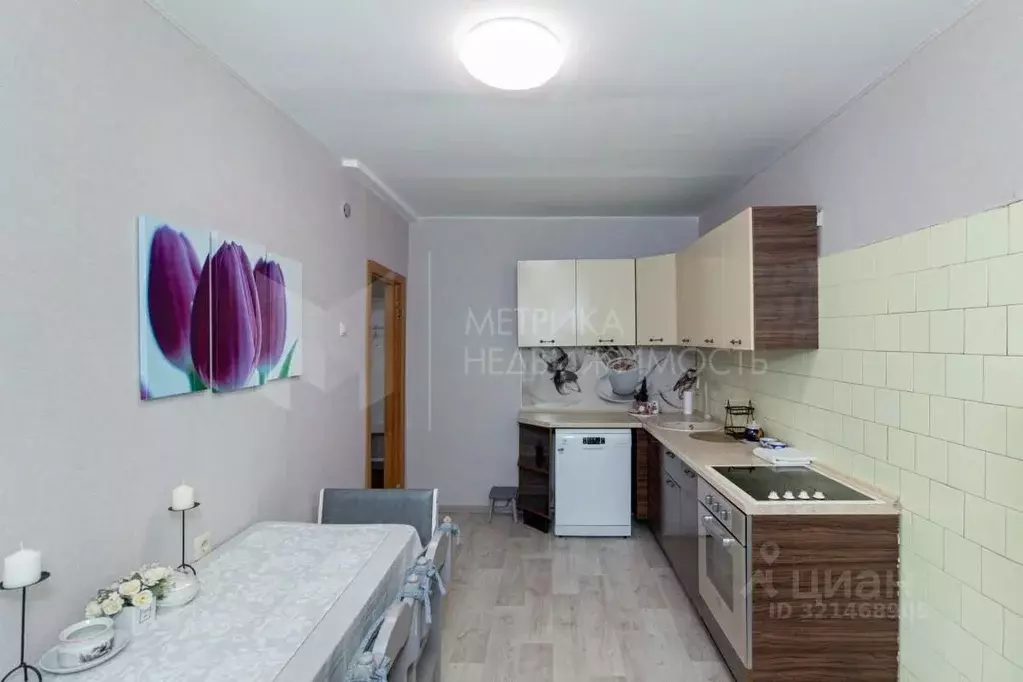 3-к кв. Тюменская область, Тюмень ул. Мельникайте, 119 (92.4 м) - Фото 1