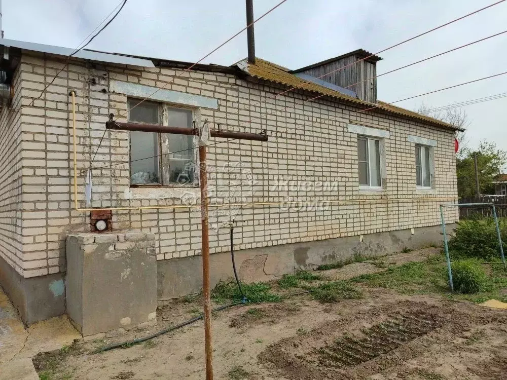 Дом в Волгоградская область, Светлоярский район, с. Цаца Советская ул. ... - Фото 1